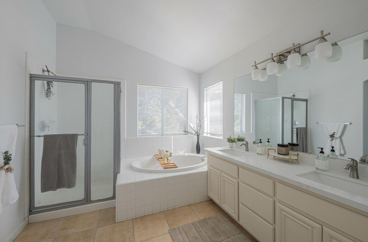 Detail Gallery Image 30 of 42 For 327 Rhine Ct, Salinas,  CA 93906 - 4 Beds | 3 Baths