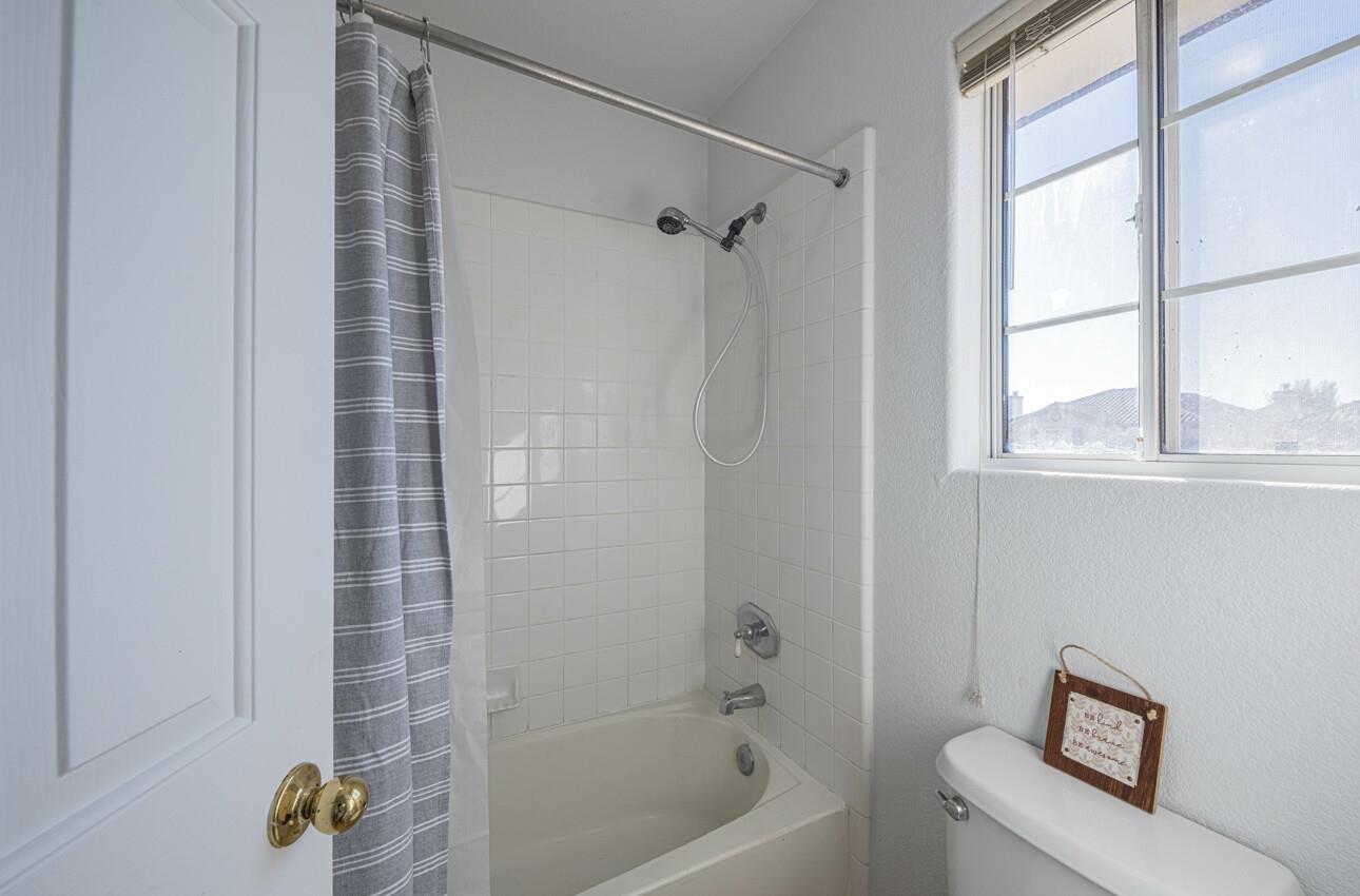 Detail Gallery Image 37 of 42 For 327 Rhine Ct, Salinas,  CA 93906 - 4 Beds | 3 Baths