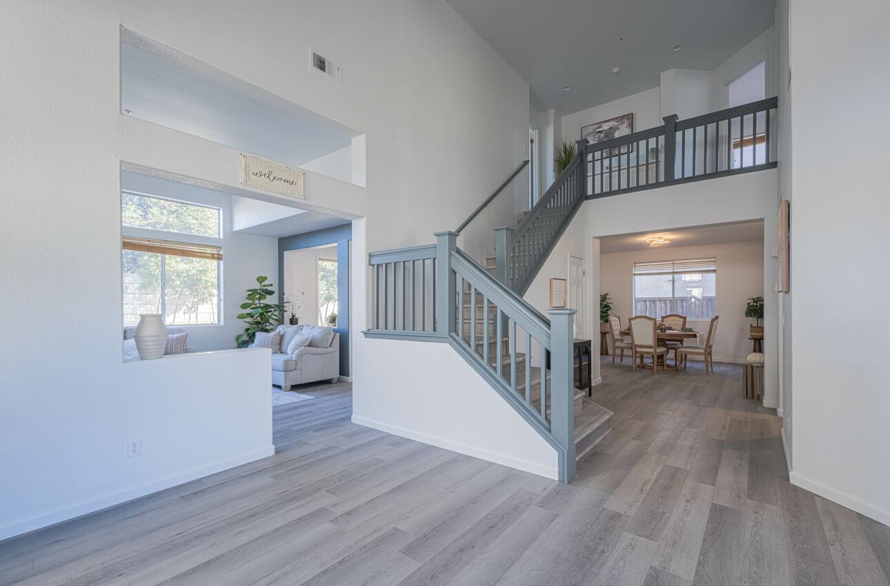 Detail Gallery Image 7 of 42 For 327 Rhine Ct, Salinas,  CA 93906 - 4 Beds | 3 Baths