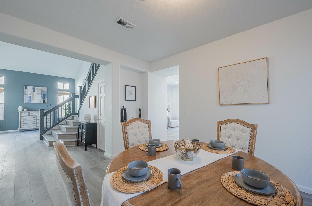 Detail Gallery Image 9 of 42 For 327 Rhine Ct, Salinas,  CA 93906 - 4 Beds | 3 Baths