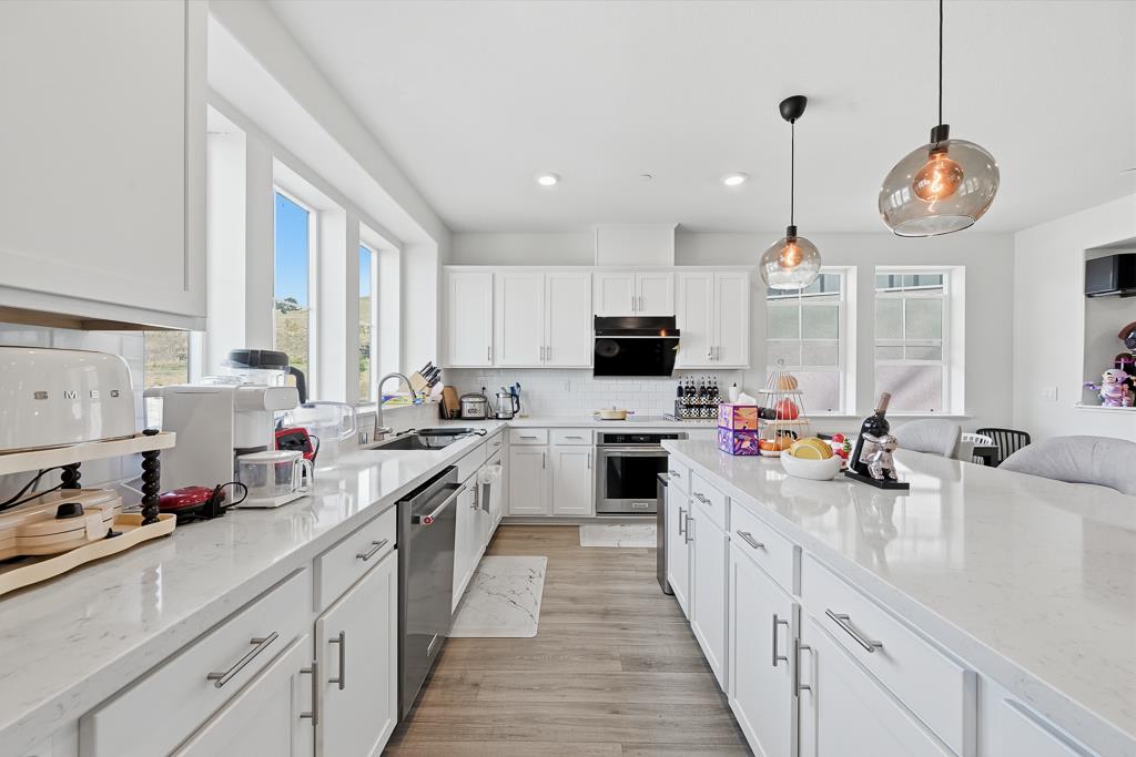 Detail Gallery Image 4 of 62 For 28983 Ashwell Ave, Hayward,  CA 94544 - 4 Beds | 3/1 Baths