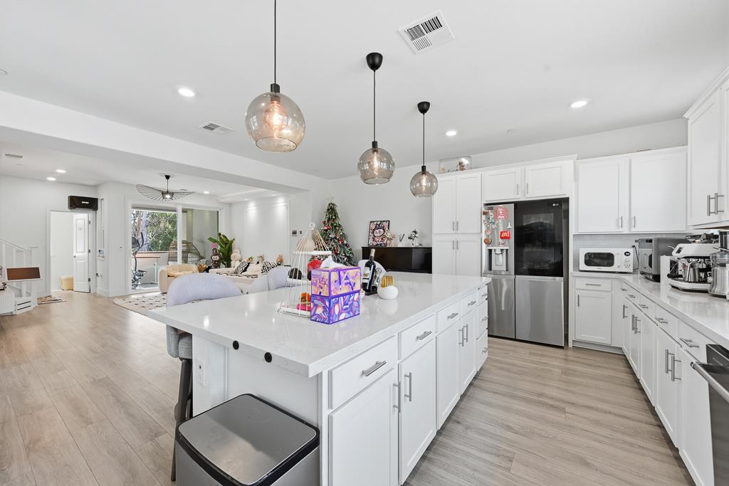 Detail Gallery Image 5 of 62 For 28983 Ashwell Ave, Hayward,  CA 94544 - 4 Beds | 3/1 Baths