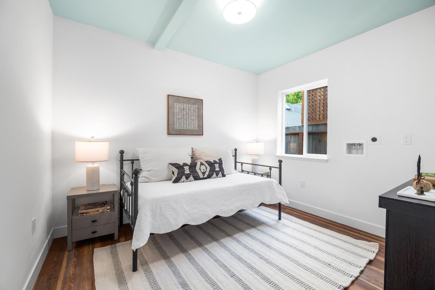 Detail Gallery Image 13 of 45 For 526 S Branciforte Ave, Santa Cruz,  CA 95062 - 4 Beds | 2/1 Baths