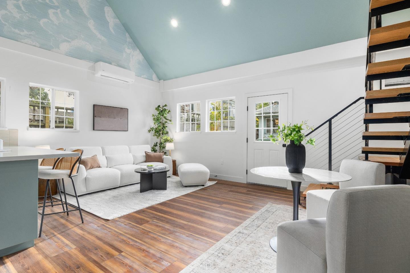 Detail Gallery Image 3 of 45 For 526 S Branciforte Ave, Santa Cruz,  CA 95062 - 4 Beds | 2/1 Baths