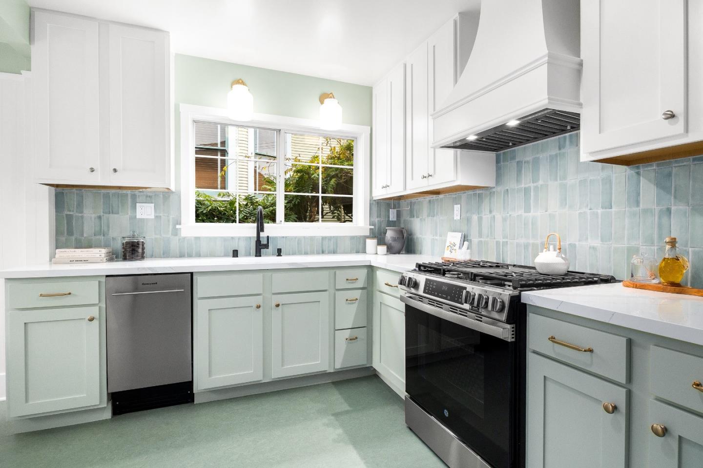 Detail Gallery Image 31 of 45 For 526 S Branciforte Ave, Santa Cruz,  CA 95062 - 4 Beds | 2/1 Baths