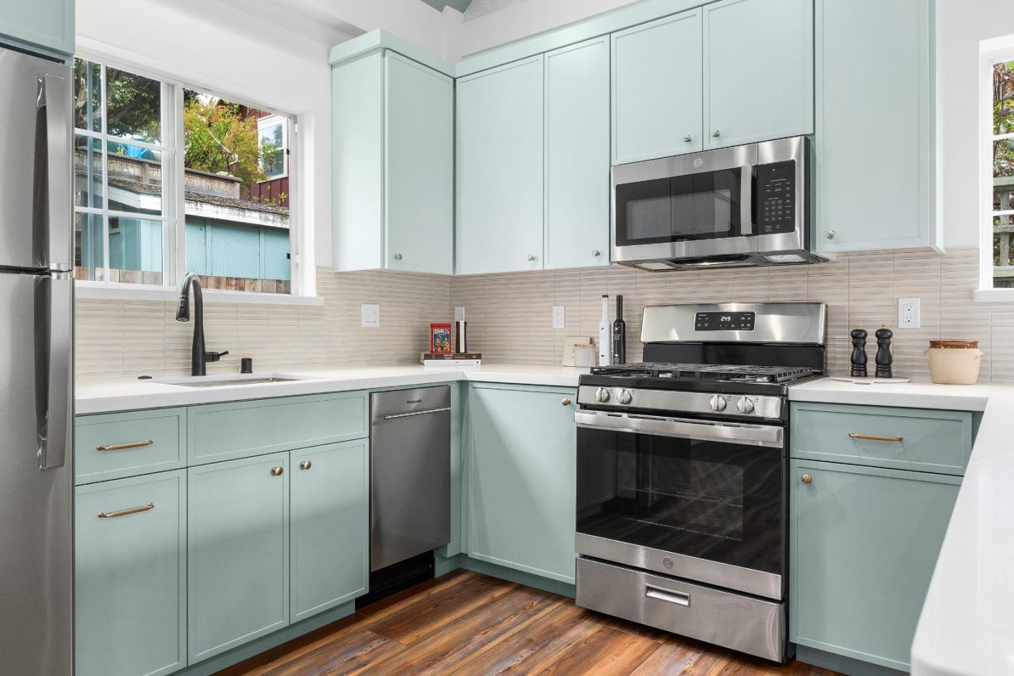 Detail Gallery Image 4 of 45 For 526 S Branciforte Ave, Santa Cruz,  CA 95062 - 4 Beds | 2/1 Baths