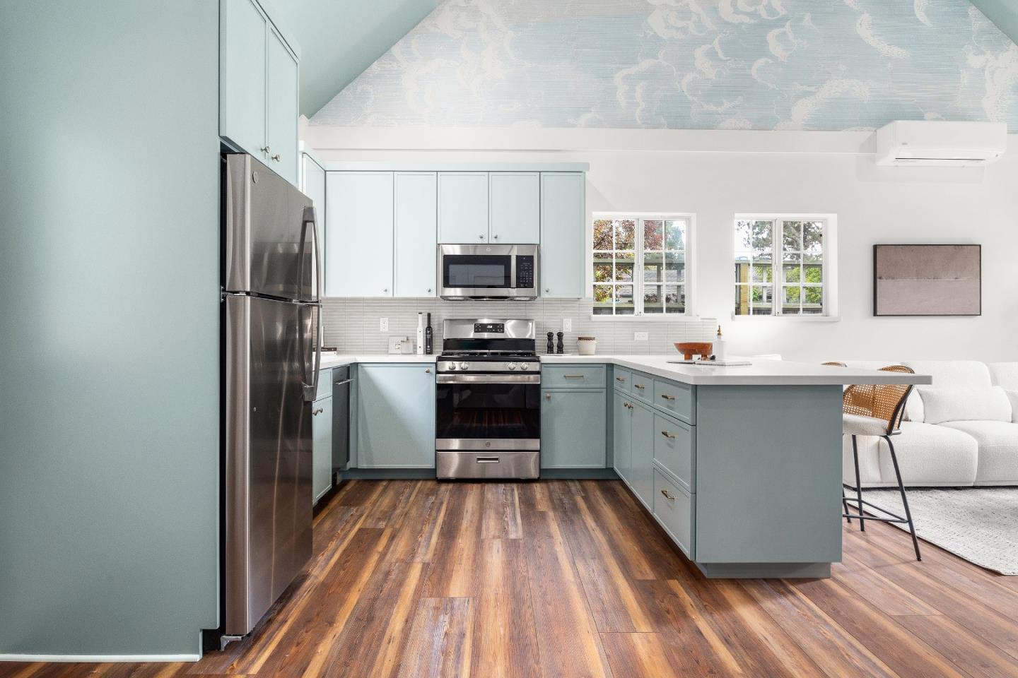 Detail Gallery Image 6 of 45 For 526 S Branciforte Ave, Santa Cruz,  CA 95062 - 4 Beds | 2/1 Baths