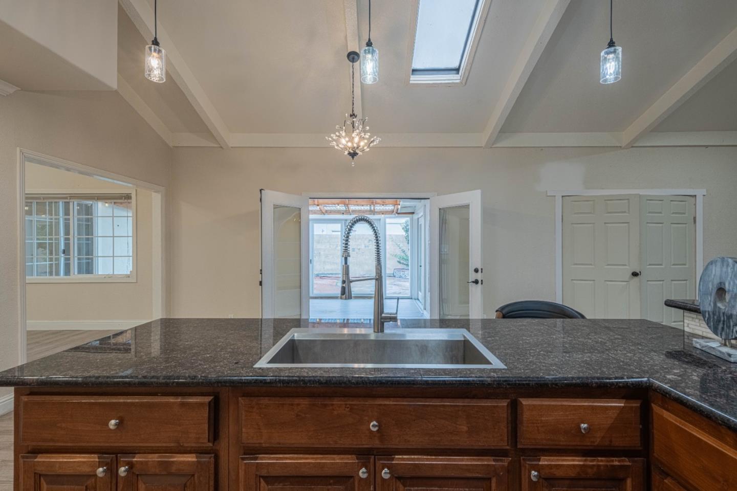 Detail Gallery Image 11 of 39 For 119 San Jose St, Salinas,  CA 93901 - 3 Beds | 2/1 Baths