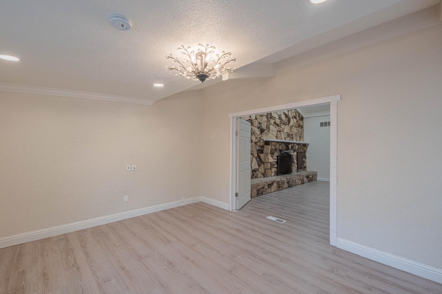 Detail Gallery Image 16 of 39 For 119 San Jose St, Salinas,  CA 93901 - 3 Beds | 2/1 Baths