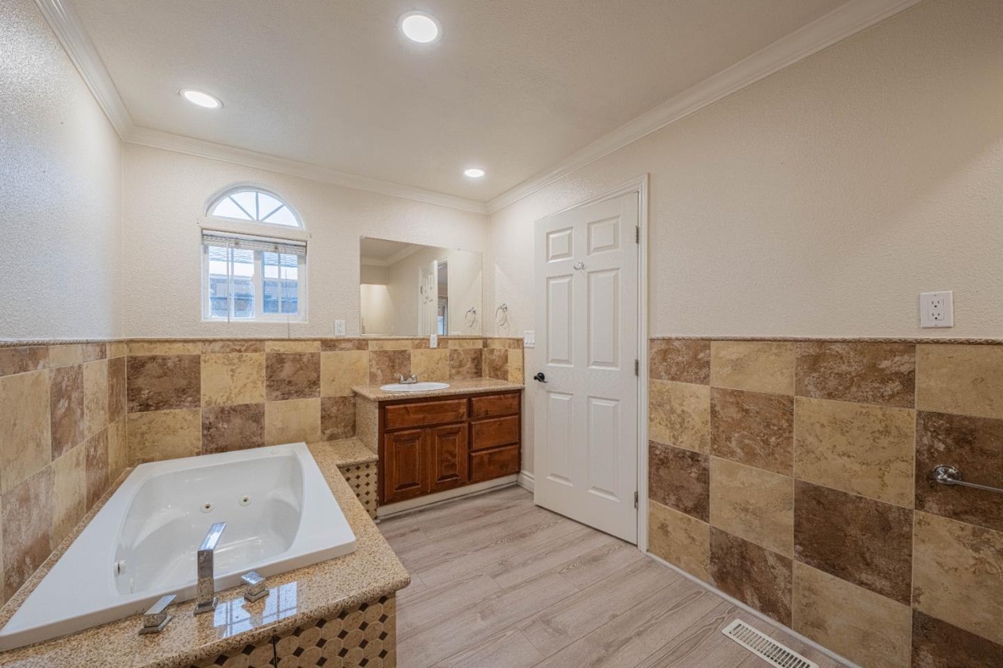Detail Gallery Image 25 of 39 For 119 San Jose St, Salinas,  CA 93901 - 3 Beds | 2/1 Baths