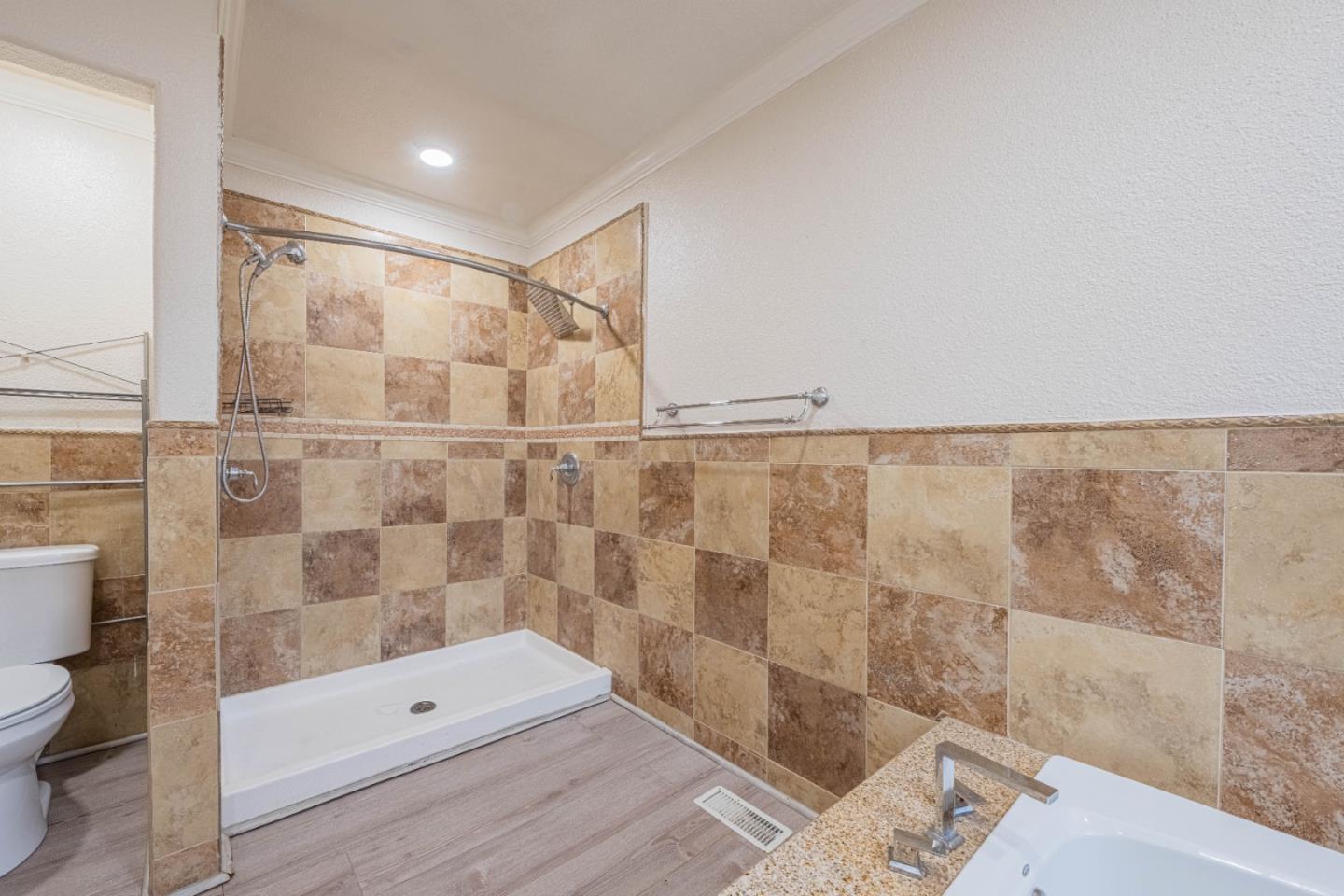 Detail Gallery Image 27 of 39 For 119 San Jose St, Salinas,  CA 93901 - 3 Beds | 2/1 Baths