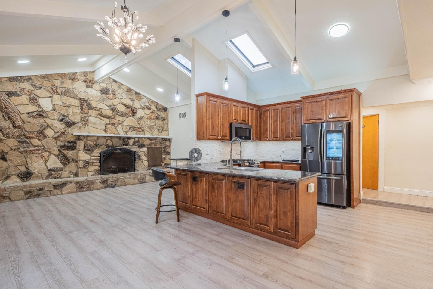 Detail Gallery Image 8 of 39 For 119 San Jose St, Salinas,  CA 93901 - 3 Beds | 2/1 Baths