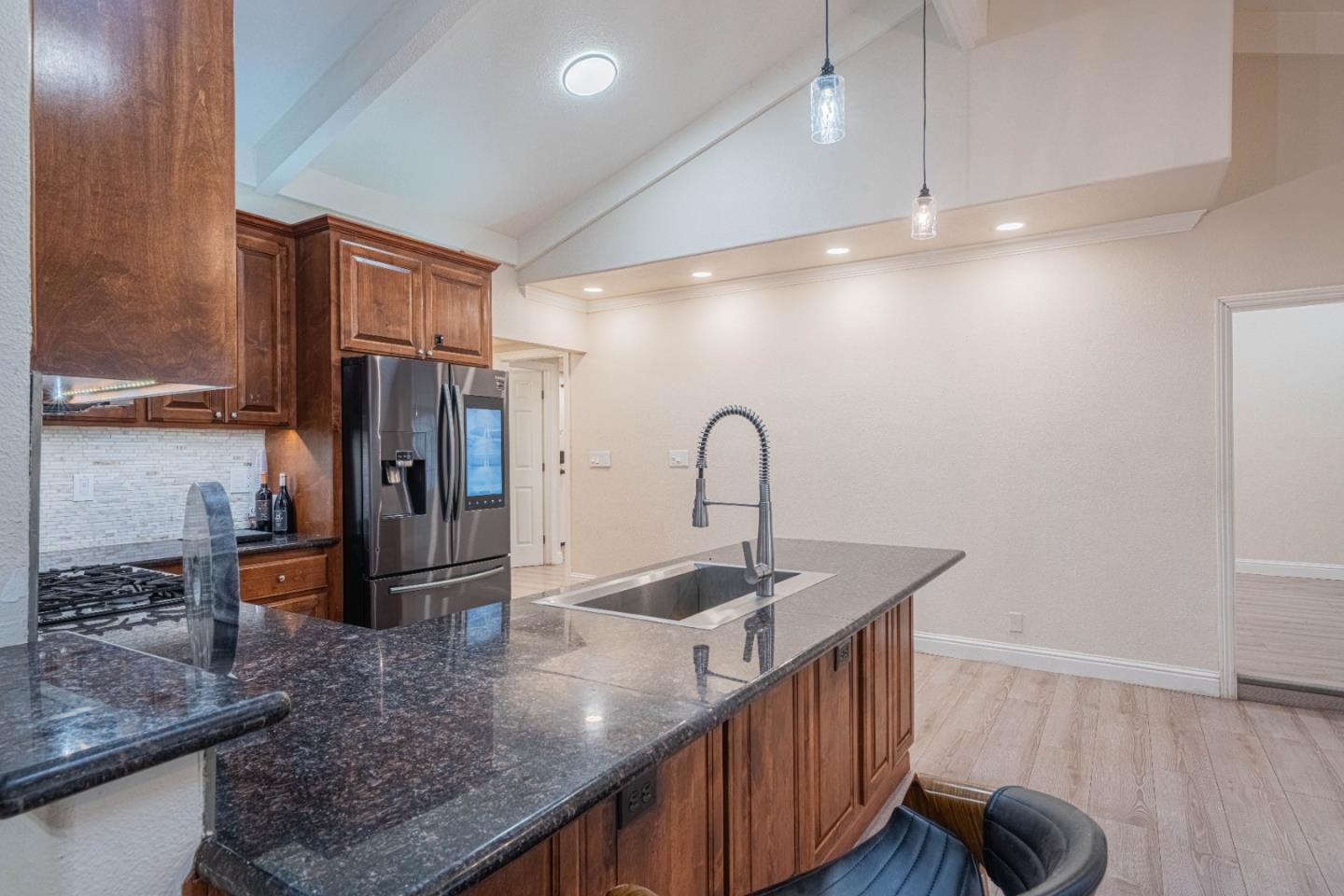 Detail Gallery Image 9 of 39 For 119 San Jose St, Salinas,  CA 93901 - 3 Beds | 2/1 Baths