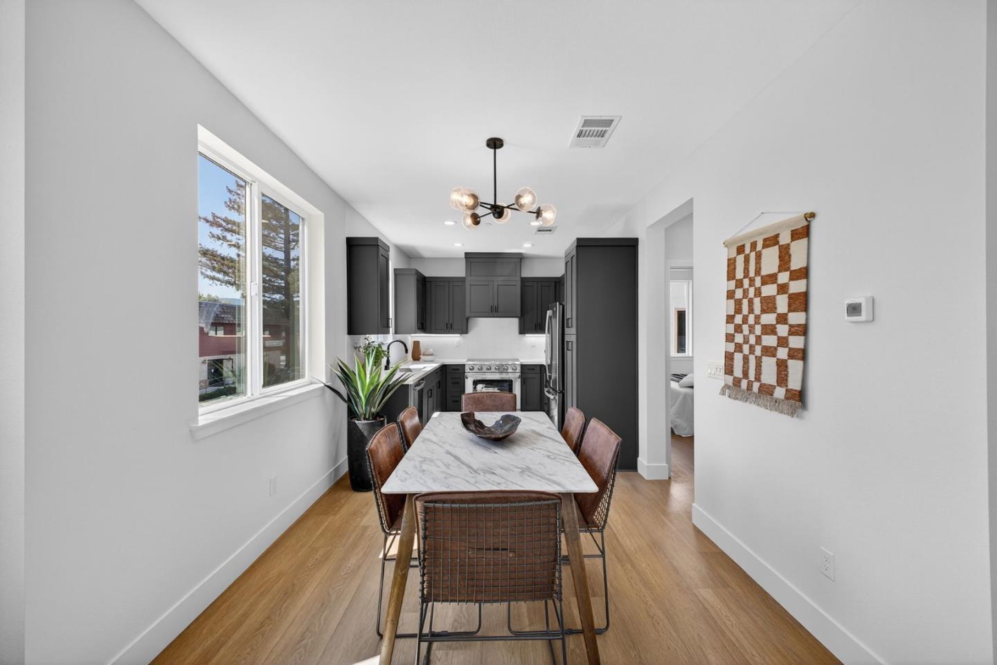 Detail Gallery Image 13 of 52 For 955 Woodside Rd, Redwood City,  CA 94061 - 4 Beds | 2/1 Baths