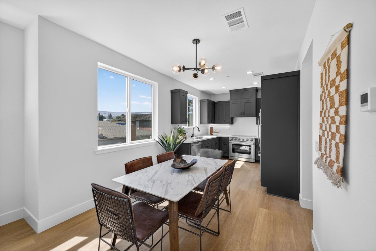 Detail Gallery Image 15 of 52 For 955 Woodside Rd, Redwood City,  CA 94061 - 4 Beds | 2/1 Baths