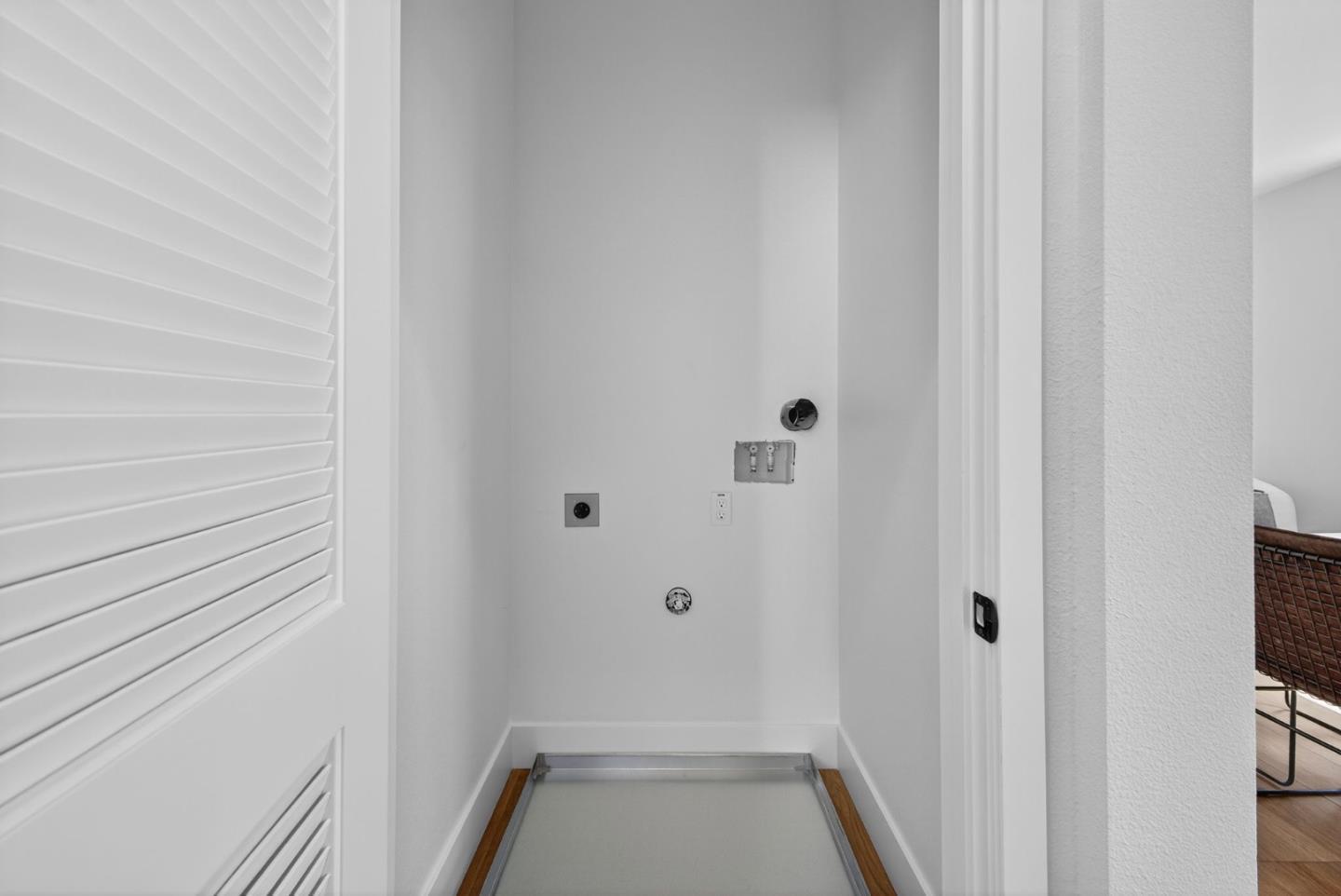 Detail Gallery Image 26 of 52 For 955 Woodside Rd, Redwood City,  CA 94061 - 4 Beds | 2/1 Baths