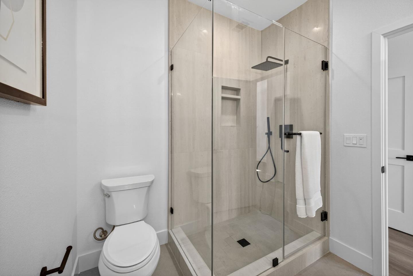 Detail Gallery Image 31 of 52 For 955 Woodside Rd, Redwood City,  CA 94061 - 4 Beds | 2/1 Baths