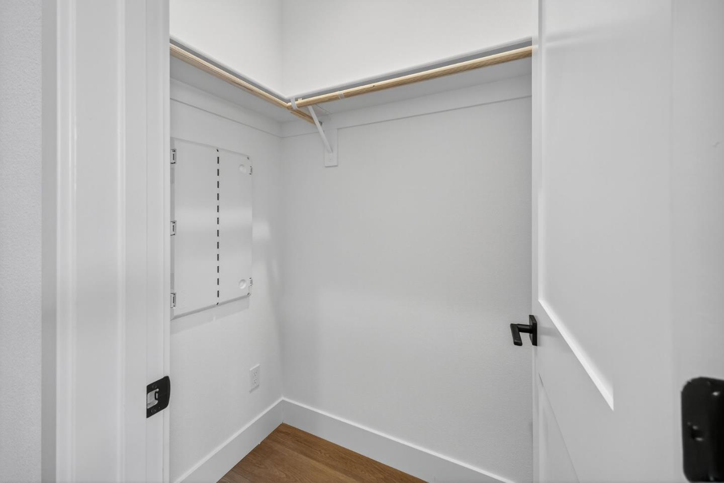 Detail Gallery Image 33 of 52 For 955 Woodside Rd, Redwood City,  CA 94061 - 4 Beds | 2/1 Baths