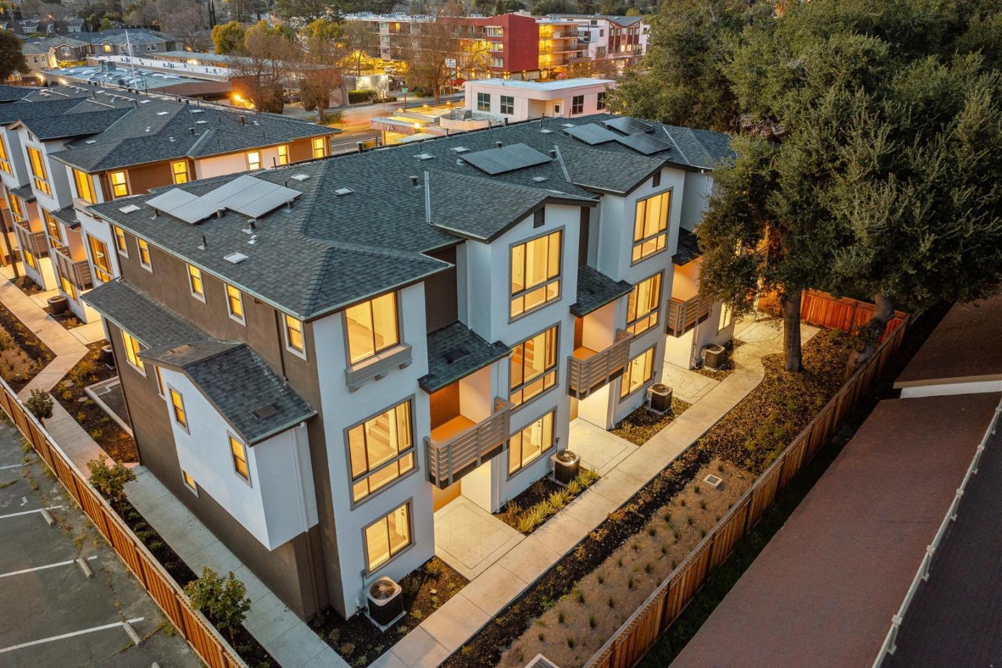 Detail Gallery Image 50 of 52 For 955 Woodside Rd, Redwood City,  CA 94061 - 4 Beds | 2/1 Baths