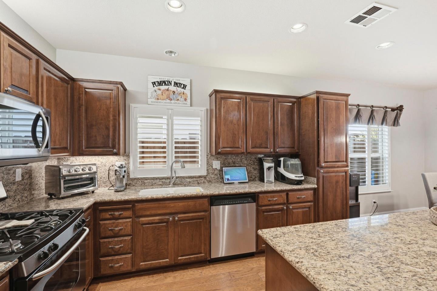 Detail Gallery Image 10 of 37 For 4152 Post Oak Dr, Turlock,  CA 95382 - 4 Beds | 2 Baths