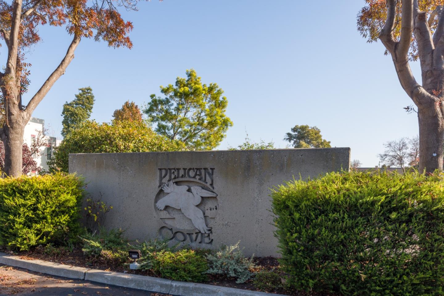 Detail Gallery Image 2 of 35 For 32 Cove Ln, Redwood City,  CA 94065 - 1 Beds | 1 Baths