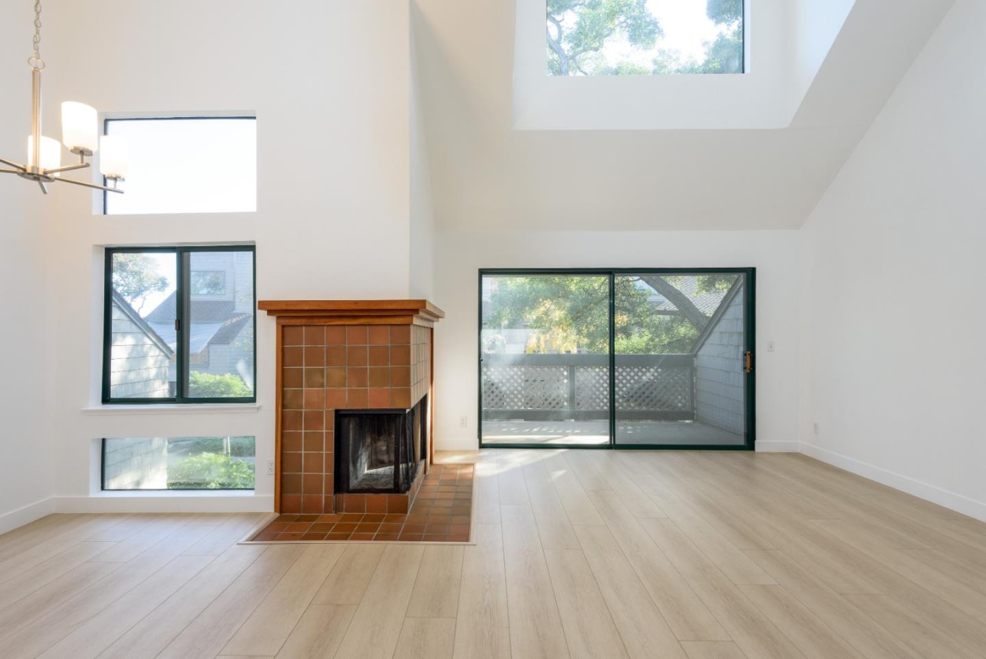 Detail Gallery Image 6 of 35 For 32 Cove Ln, Redwood City,  CA 94065 - 1 Beds | 1 Baths