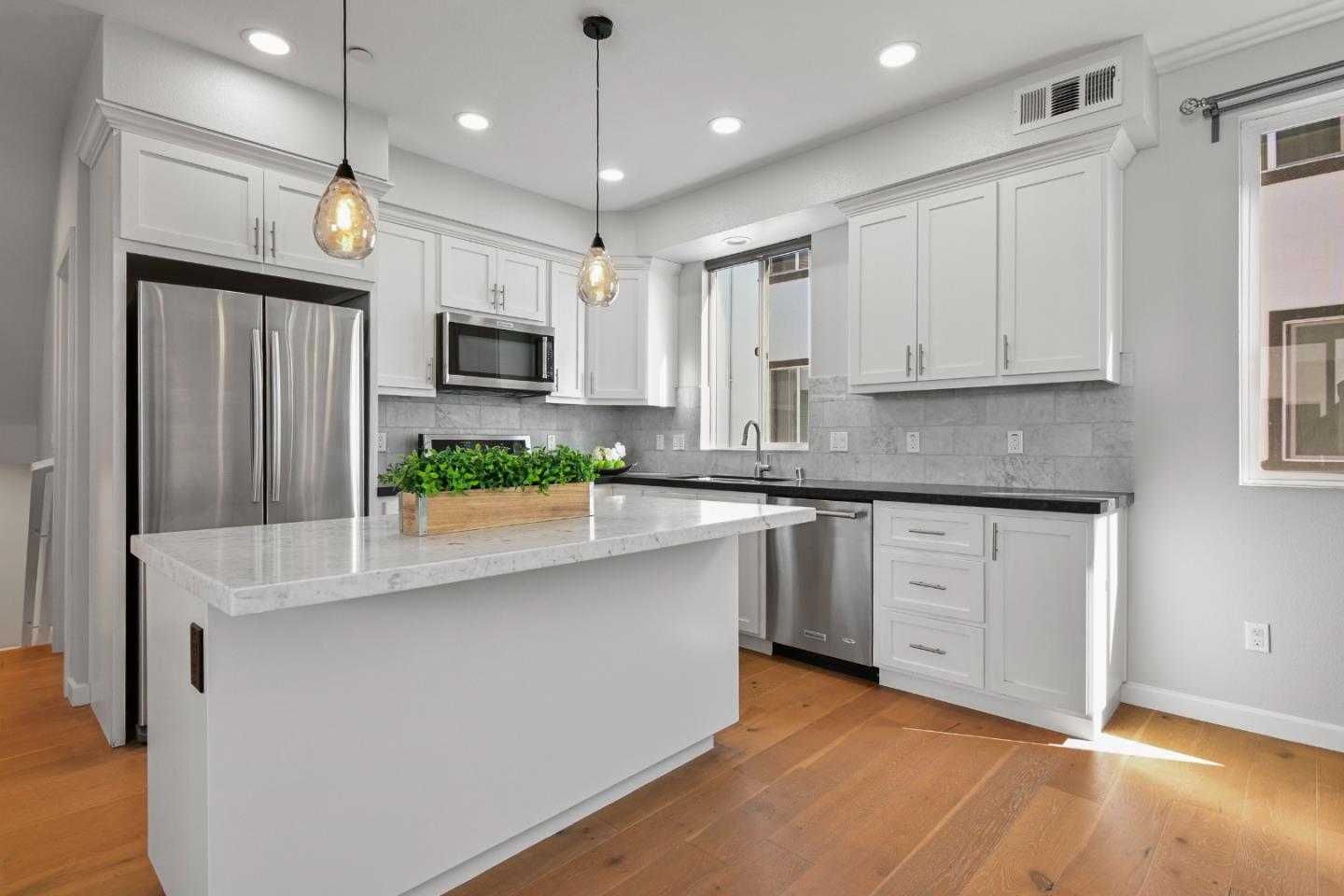 Detail Gallery Image 8 of 37 For 6245 Thornton Ave, Newark,  CA 94560 - 3 Beds | 3 Baths