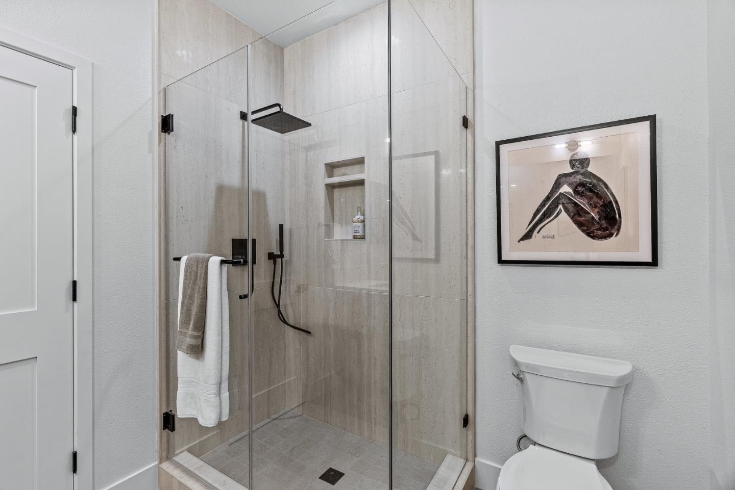 Detail Gallery Image 21 of 29 For 943 Woodside Rd, Redwood City,  CA 94061 - 4 Beds | 3/1 Baths