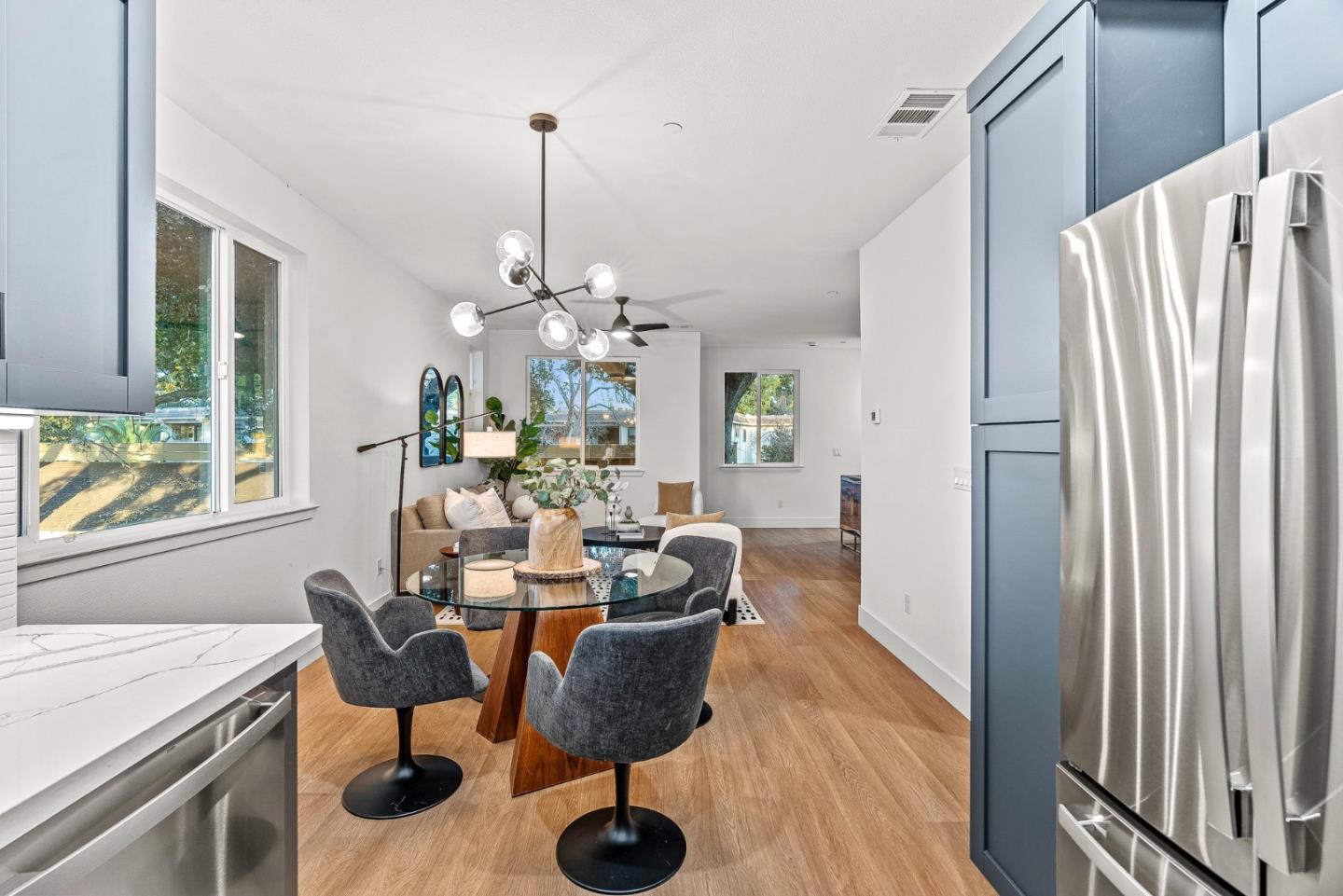 Detail Gallery Image 28 of 29 For 943 Woodside Rd, Redwood City,  CA 94061 - 4 Beds | 3/1 Baths