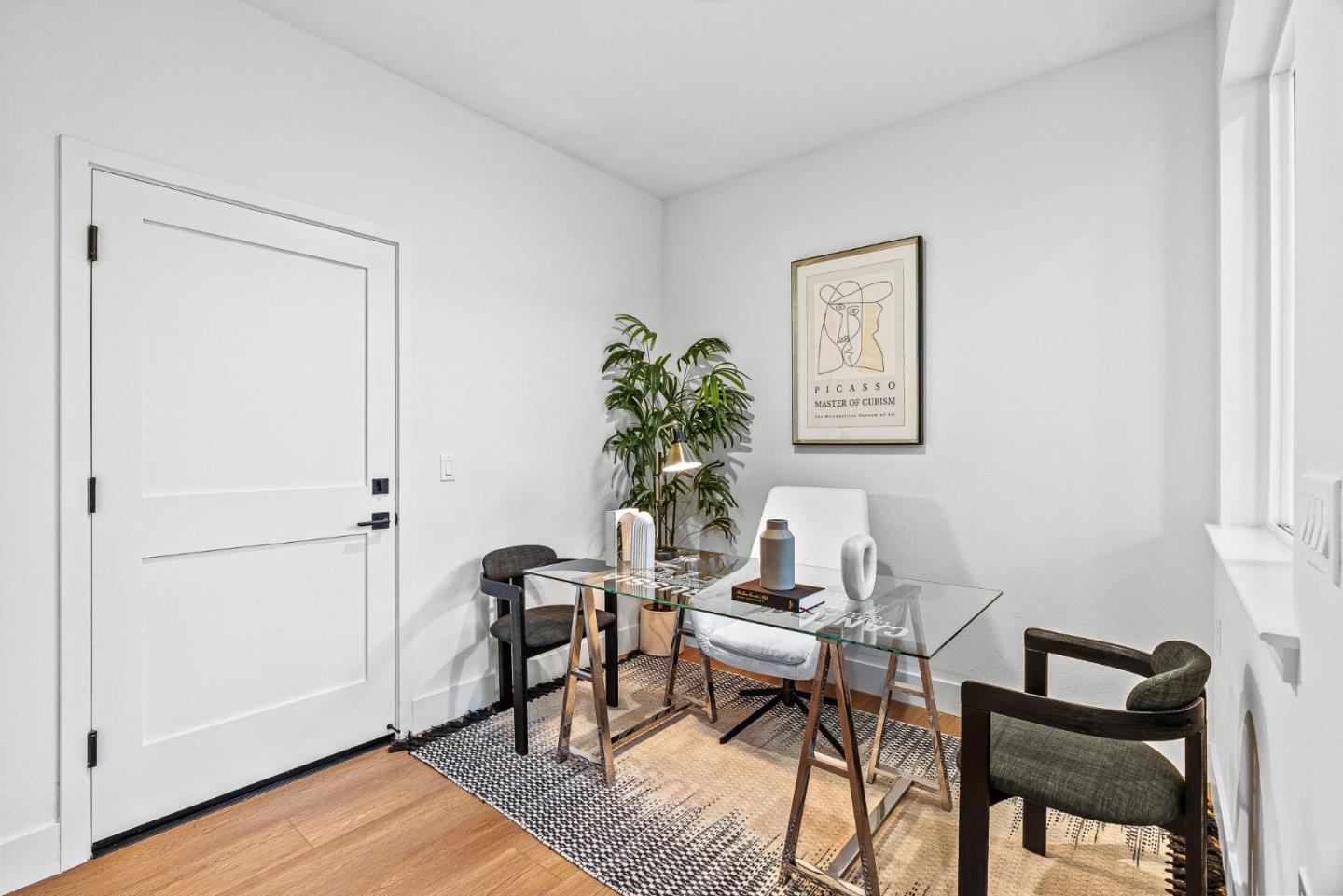 Detail Gallery Image 5 of 29 For 943 Woodside Rd, Redwood City,  CA 94061 - 4 Beds | 3/1 Baths