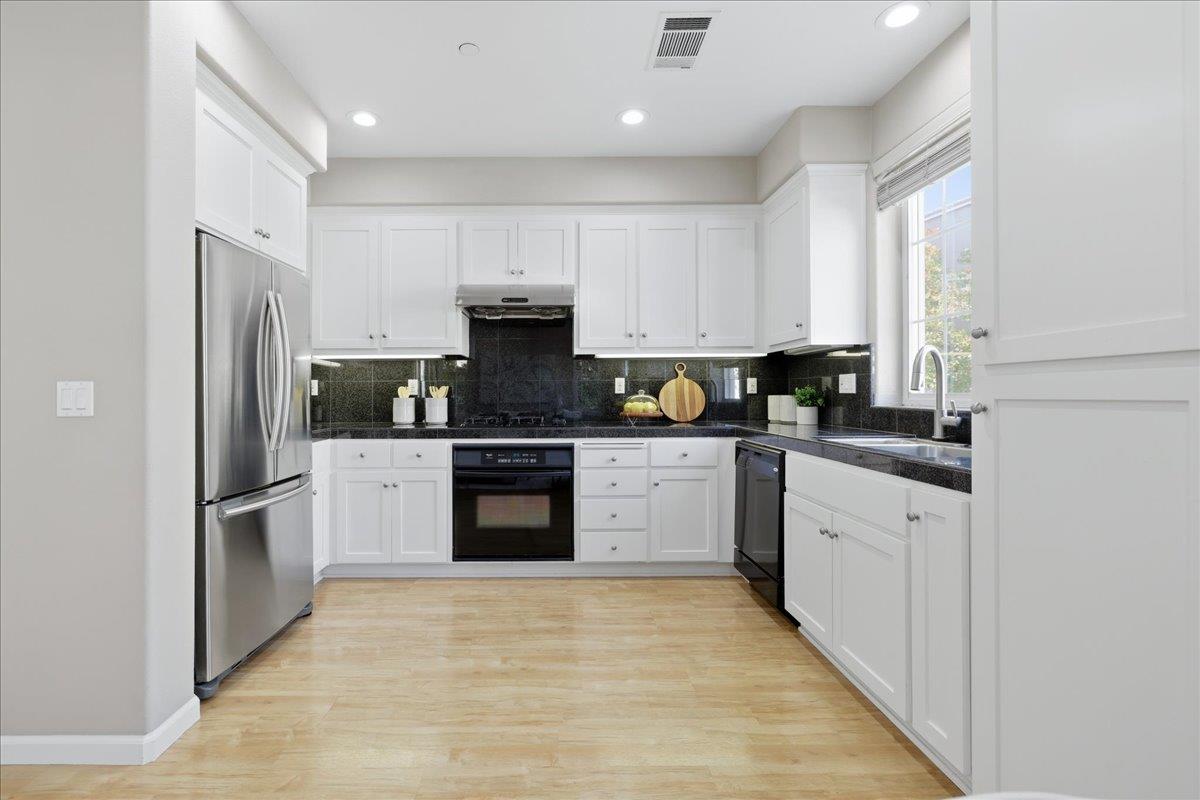 Detail Gallery Image 8 of 28 For 4026 Fitzpatrick Way, Santa Clara,  CA 95054 - 3 Beds | 2 Baths