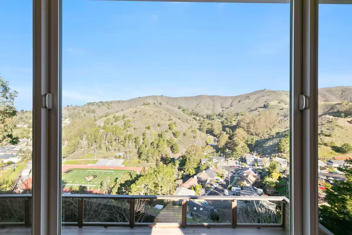 Detail Gallery Image 14 of 33 For 63 Kathleen Ct, Pacifica,  CA 94044 - 4 Beds | 3/1 Baths