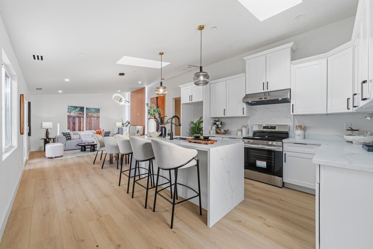 Detail Gallery Image 7 of 32 For 2974 Bell Ave, San Jose,  CA 95133 - 3 Beds | 2 Baths