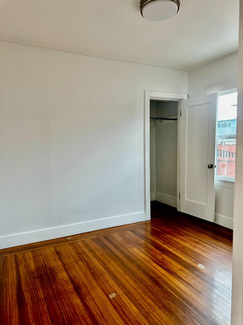 Detail Gallery Image 7 of 11 For 1557 79th Ave, Oakland,  CA 94621 - 3 Beds | 1 Baths