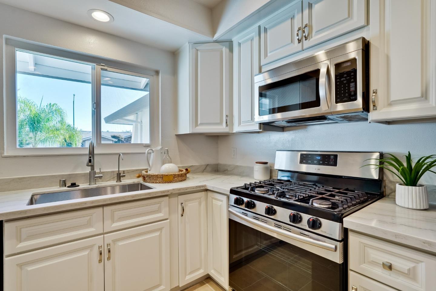 Detail Gallery Image 18 of 69 For 3113 Hostetter Rd, San Jose,  CA 95132 - 4 Beds | 2 Baths