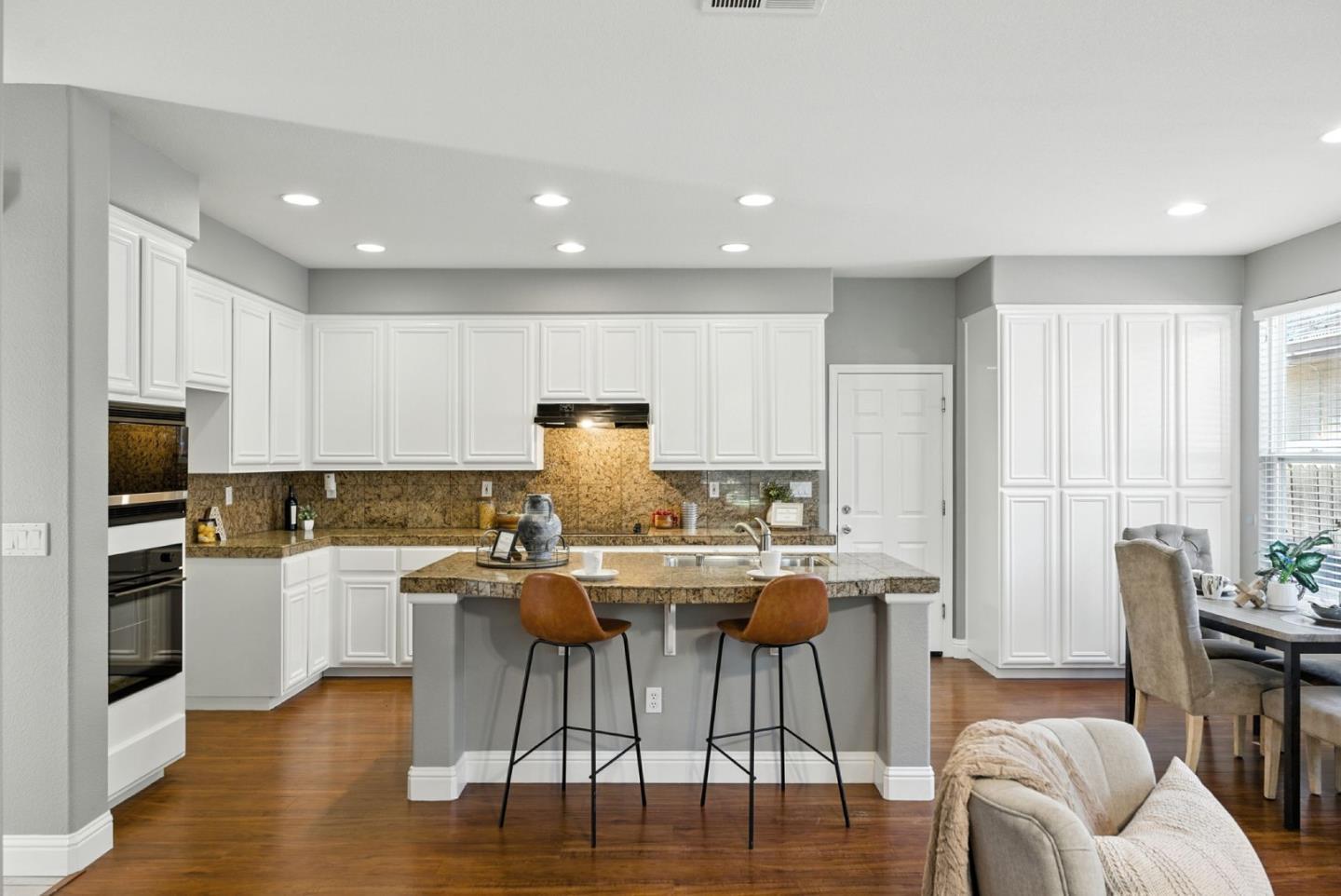 Detail Gallery Image 14 of 44 For 4276 Oakridge Dr, Tracy,  CA 95377 - 4 Beds | 3 Baths