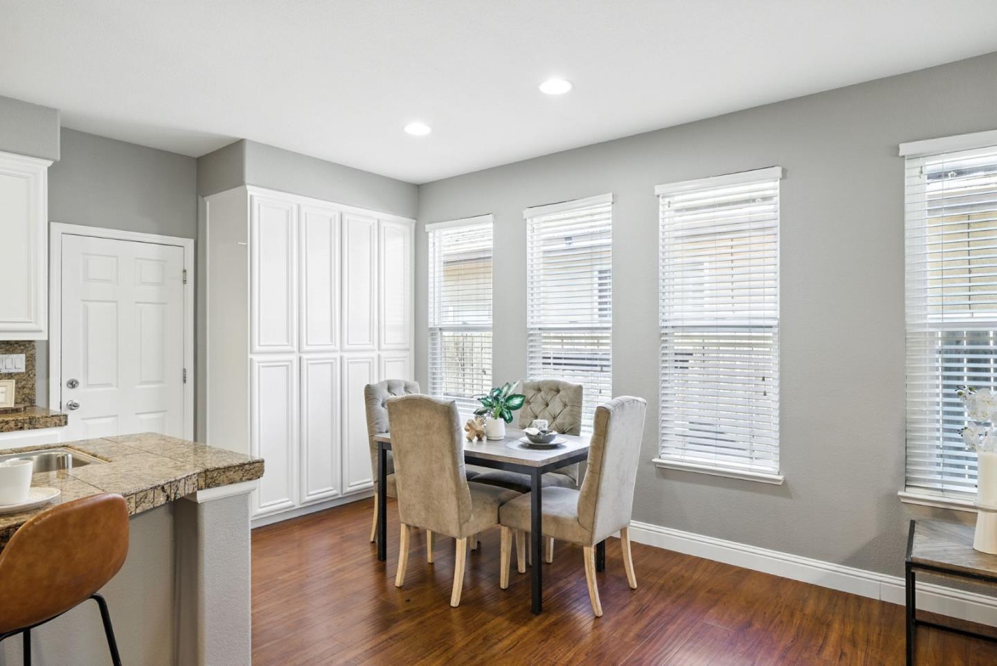 Detail Gallery Image 19 of 44 For 4276 Oakridge Dr, Tracy,  CA 95377 - 4 Beds | 3 Baths