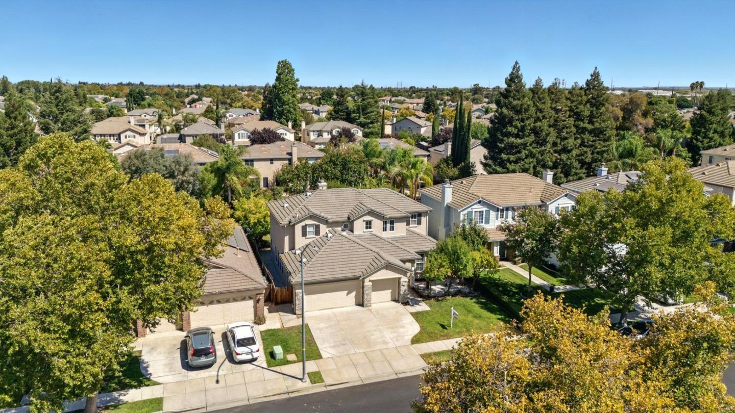 Detail Gallery Image 3 of 44 For 4276 Oakridge Dr, Tracy,  CA 95377 - 4 Beds | 3 Baths