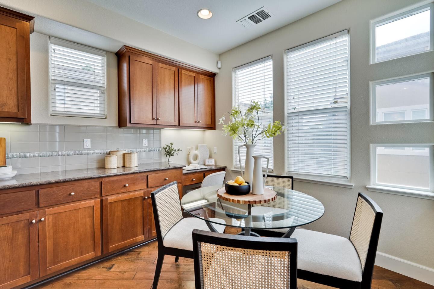 Detail Gallery Image 23 of 75 For 3541 Stout Pl, Santa Clara,  CA 95051 - 3 Beds | 3/1 Baths