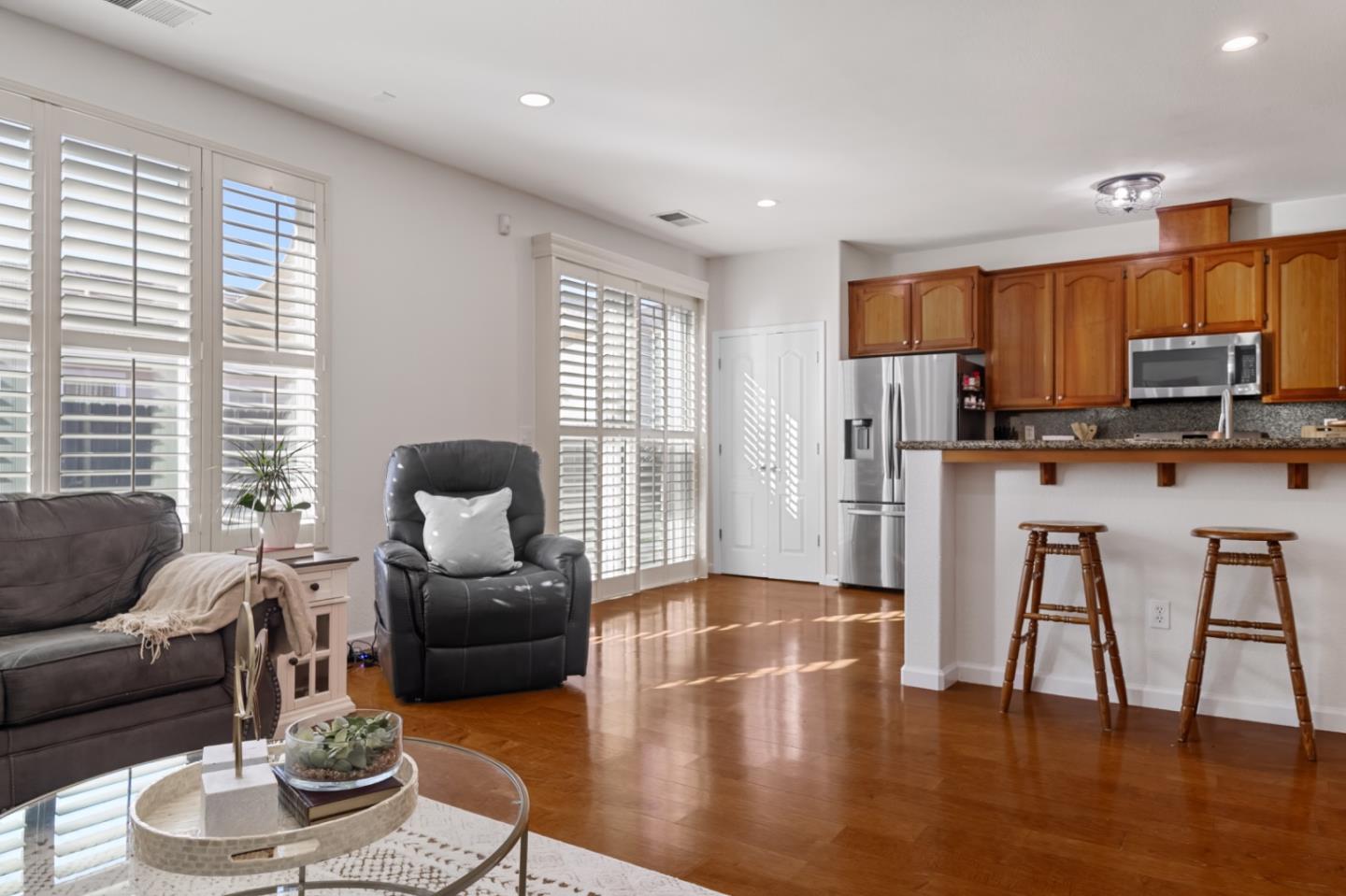 Detail Gallery Image 13 of 45 For 1112 Park West Dr, Pittsburg,  CA 94565 - 4 Beds | 2 Baths