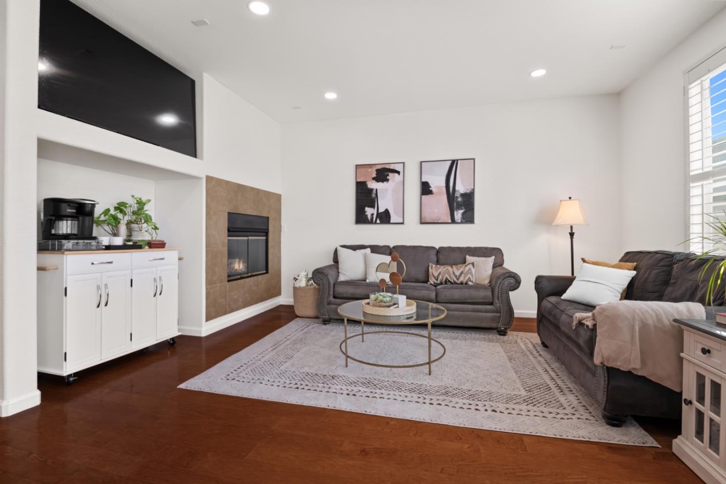 Detail Gallery Image 3 of 45 For 1112 Park West Dr, Pittsburg,  CA 94565 - 4 Beds | 2 Baths