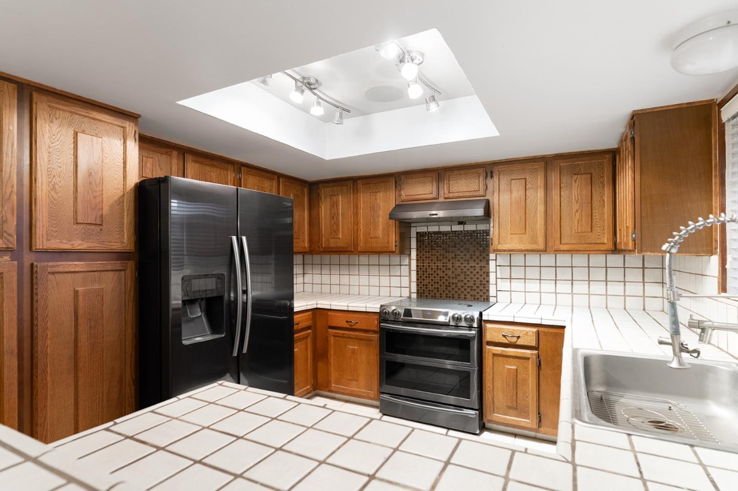 Detail Gallery Image 6 of 29 For 23799 Monterey Salinas Hwy #20,  Salinas,  CA 93908 - 2 Beds | 2 Baths