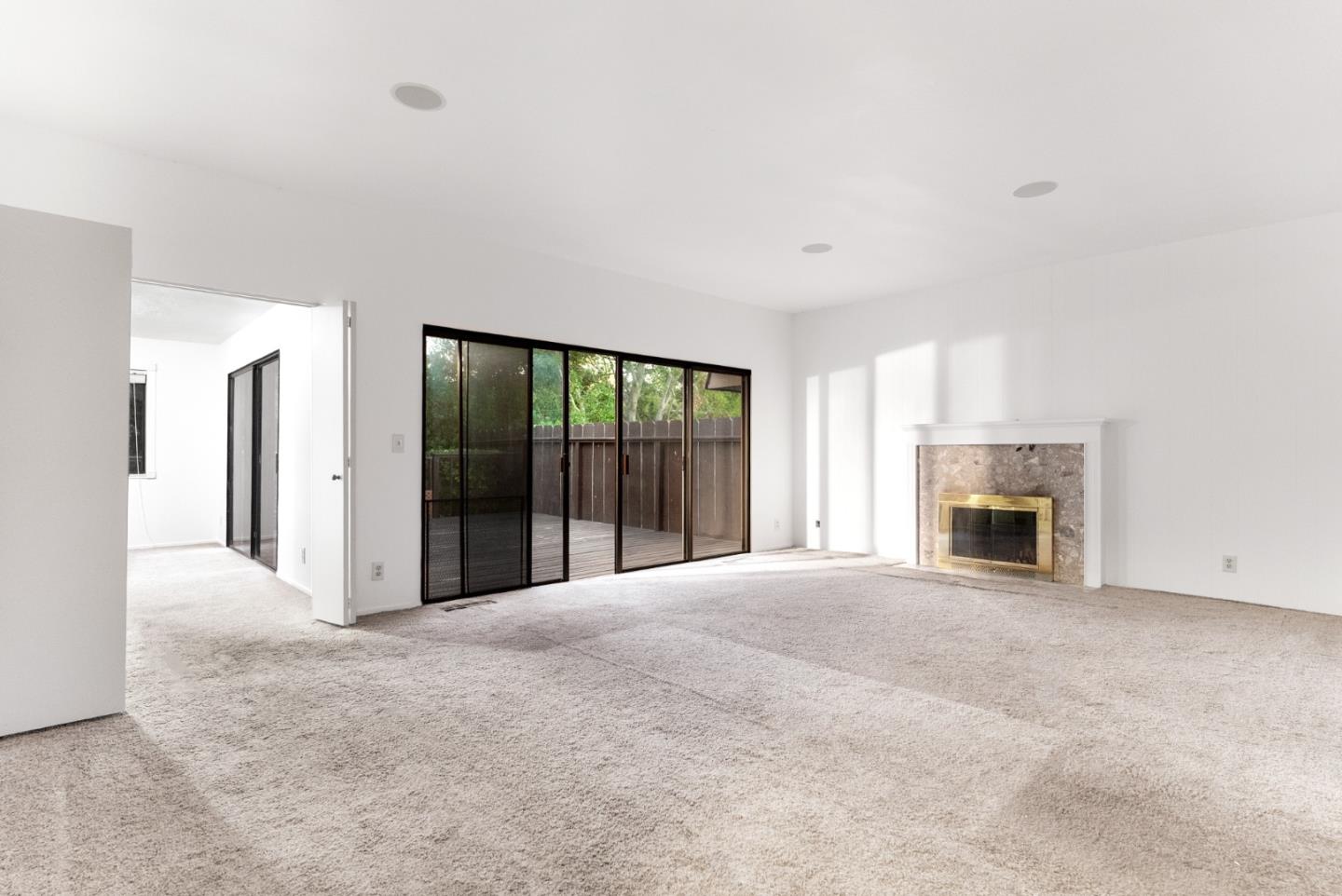 Detail Gallery Image 8 of 29 For 23799 Monterey Salinas Hwy #20,  Salinas,  CA 93908 - 2 Beds | 2 Baths