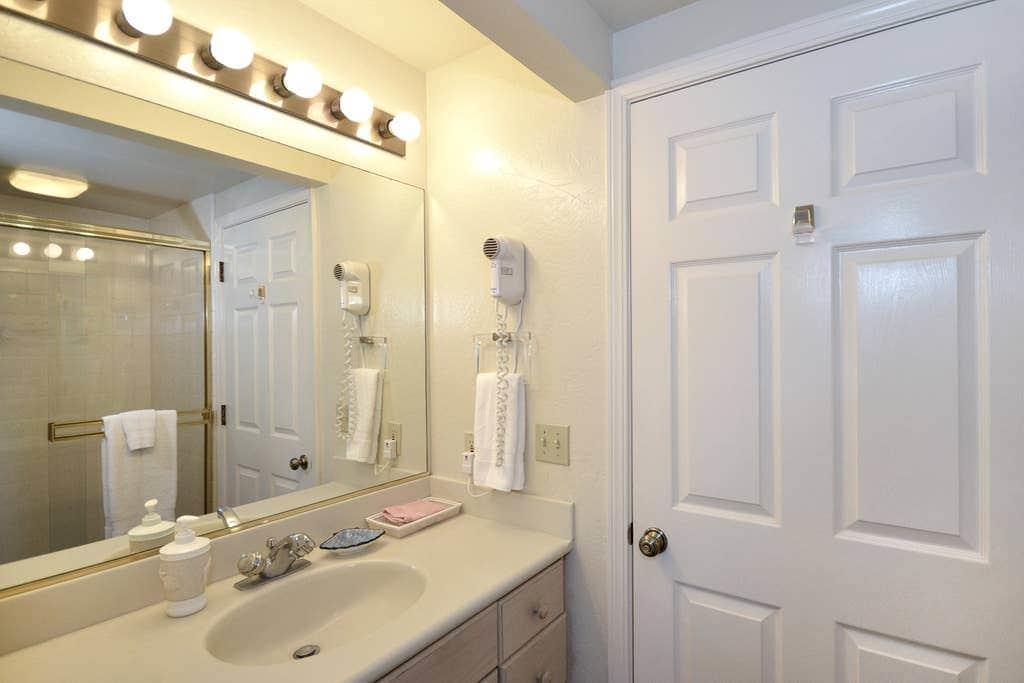 Detail Gallery Image 20 of 25 For 22800 E Cliff Dr, Santa Cruz,  CA 95062 - 6 Beds | 6 Baths