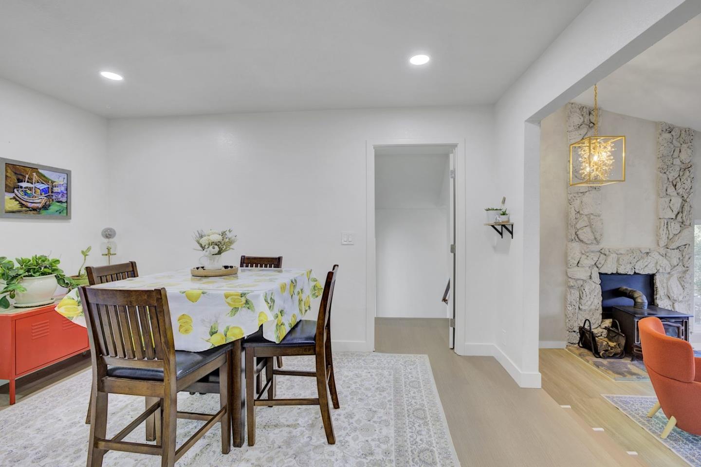 Detail Gallery Image 13 of 55 For 17411 Holiday Dr, Morgan Hill,  CA 95037 - 4 Beds | 2/1 Baths