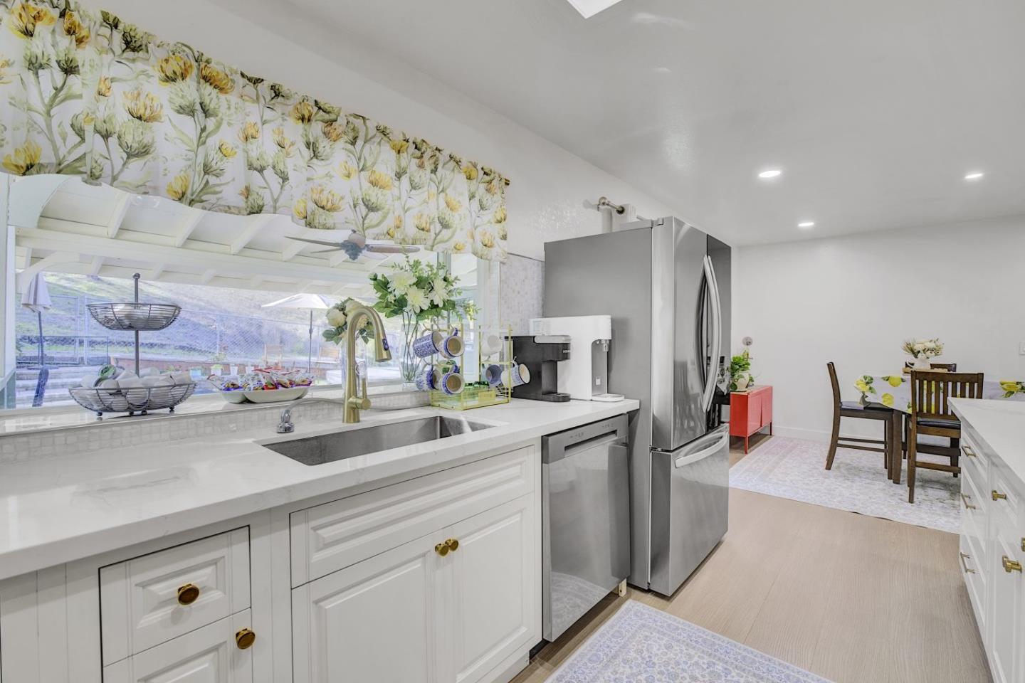 Detail Gallery Image 17 of 55 For 17411 Holiday Dr, Morgan Hill,  CA 95037 - 4 Beds | 2/1 Baths