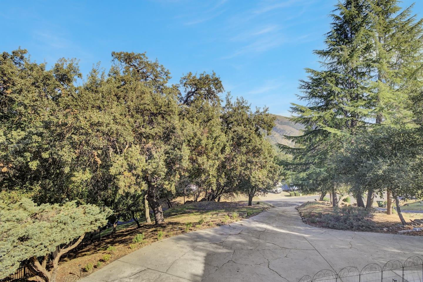 Detail Gallery Image 38 of 55 For 17411 Holiday Dr, Morgan Hill,  CA 95037 - 4 Beds | 2/1 Baths