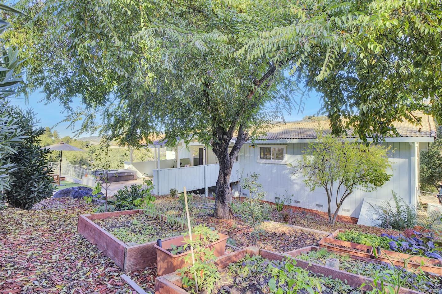 Detail Gallery Image 42 of 55 For 17411 Holiday Dr, Morgan Hill,  CA 95037 - 4 Beds | 2/1 Baths