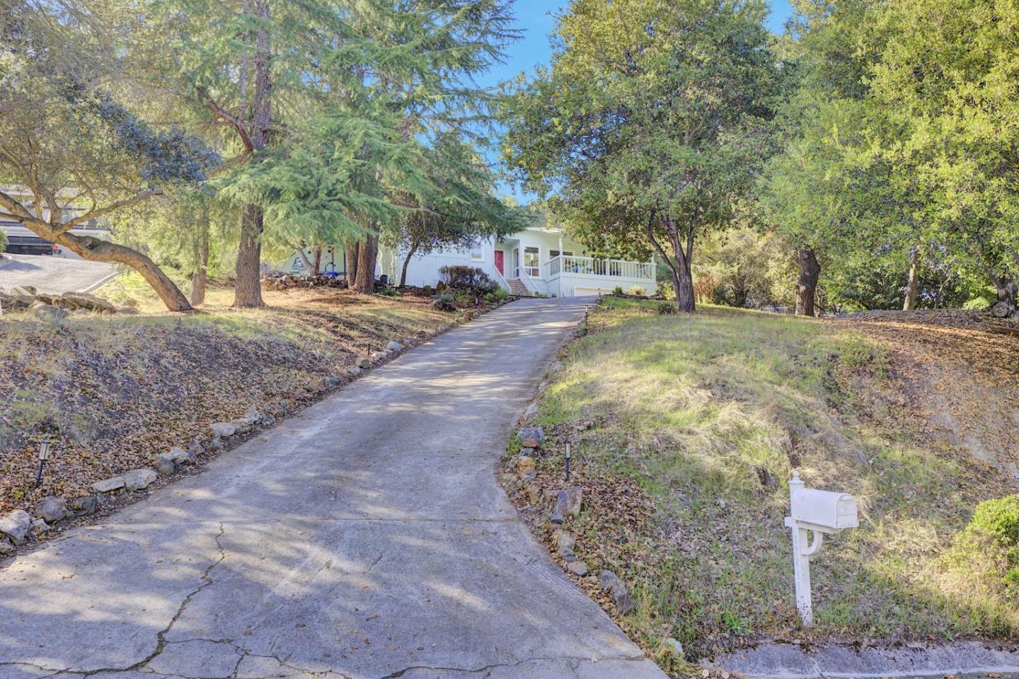 Detail Gallery Image 46 of 55 For 17411 Holiday Dr, Morgan Hill,  CA 95037 - 4 Beds | 2/1 Baths