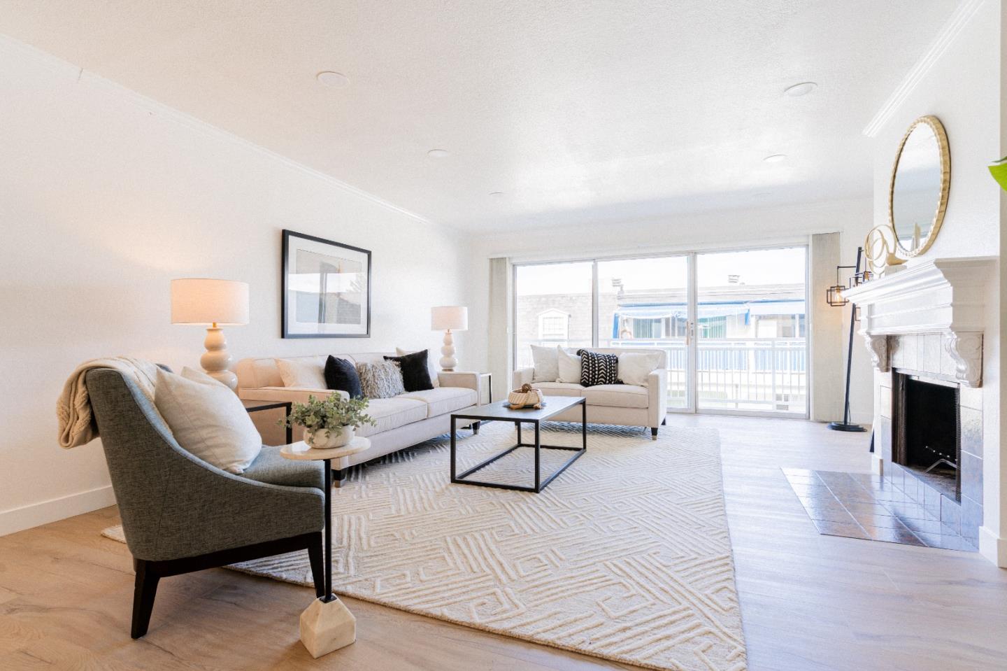 Detail Gallery Image 5 of 39 For 1945 Mount Vernon Ct #14,  Mountain View,  CA 94040 - 2 Beds | 2 Baths